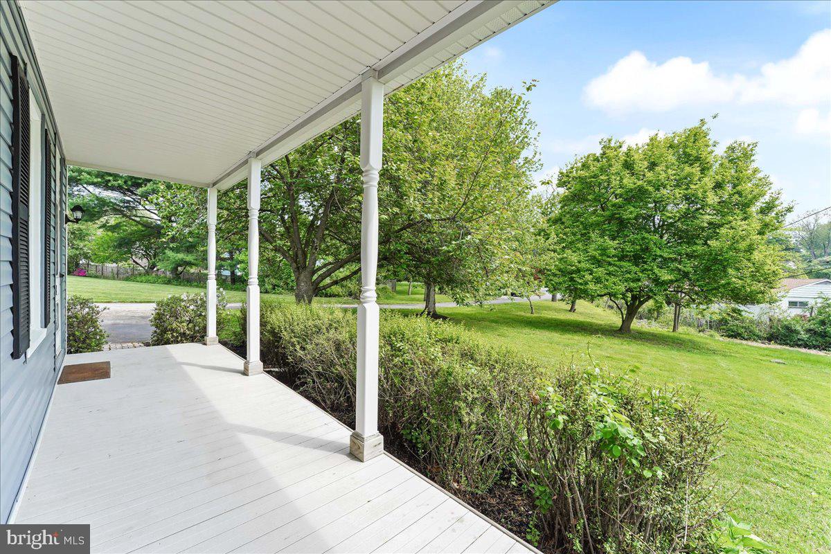 310 Cedar Ln Property Photo 3