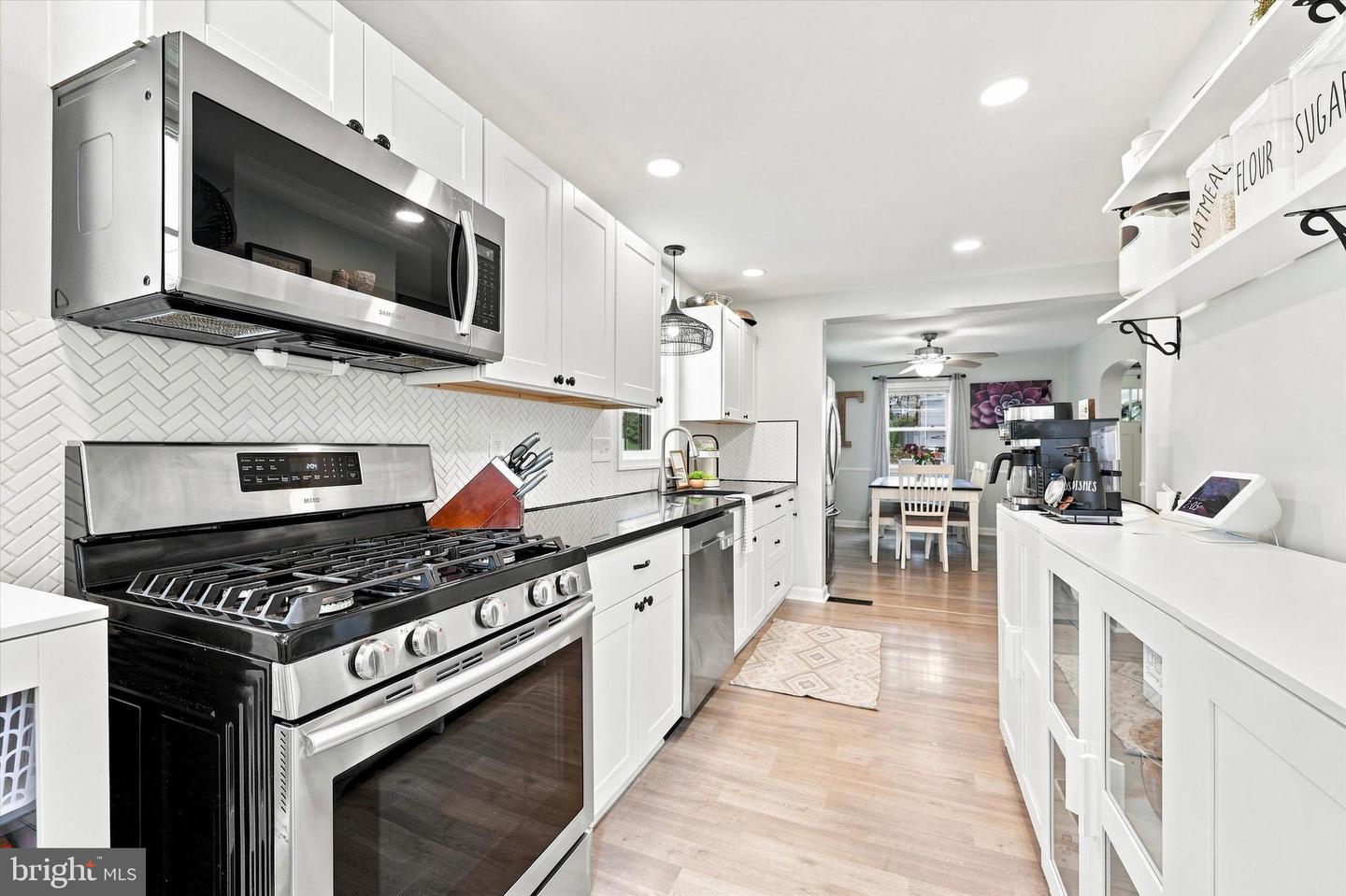 808 Stanbridge Rd Property Photo 11