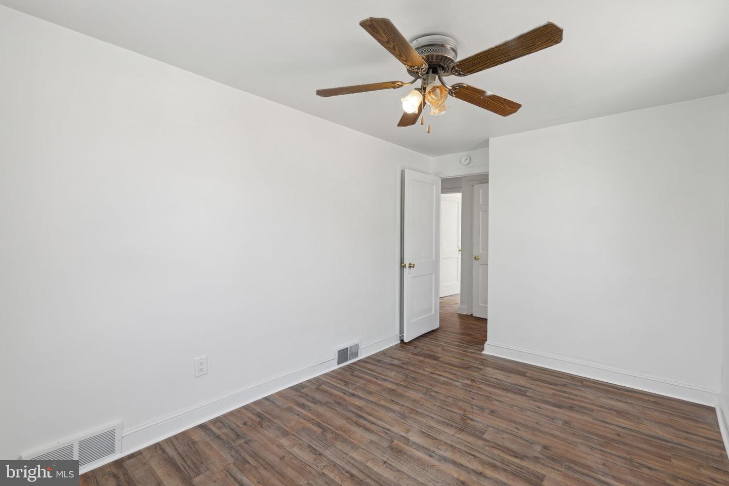 214 Westbridge Rd Property Photo 16