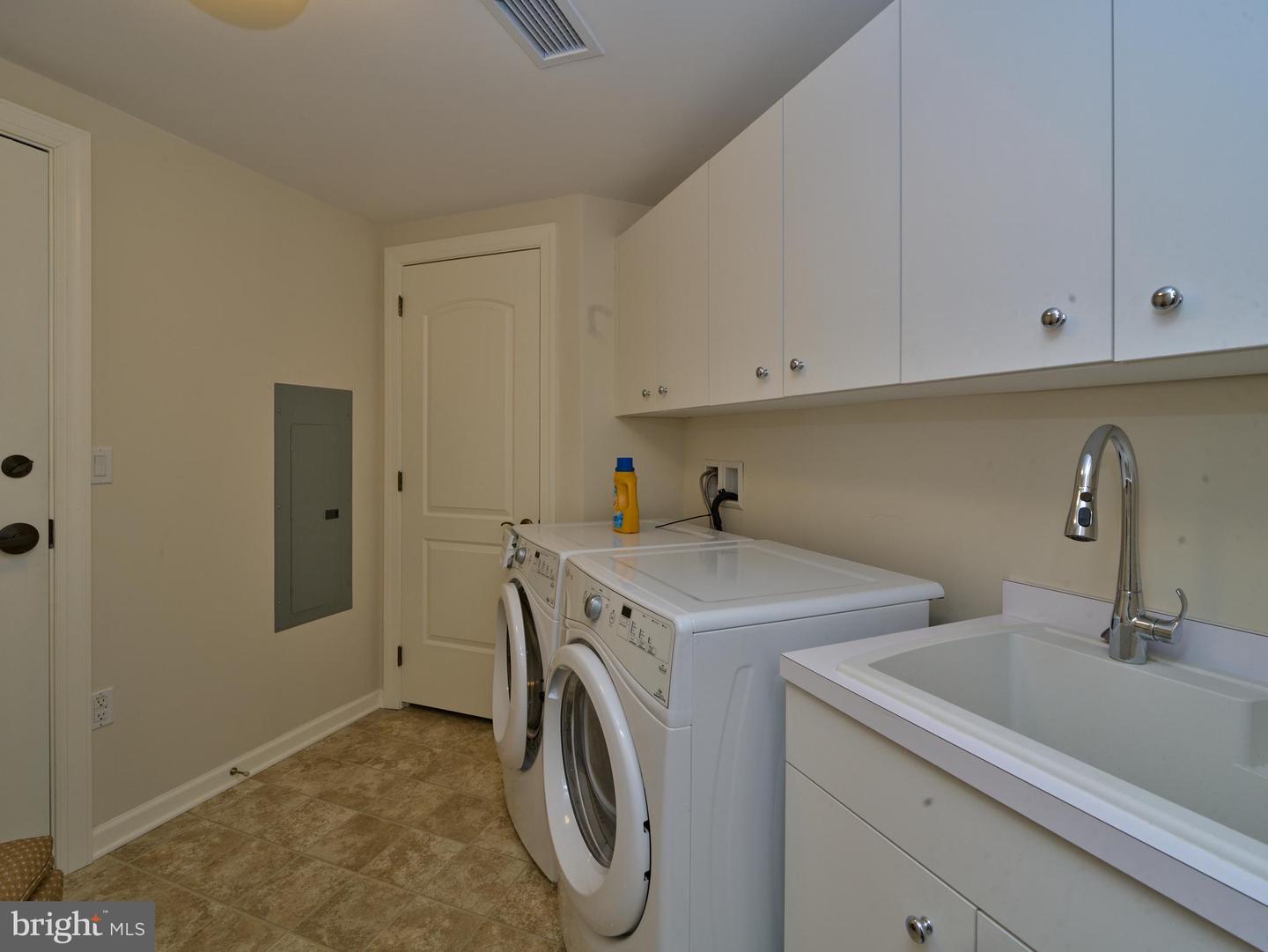 4203 Parkview Drive Property Photo 24