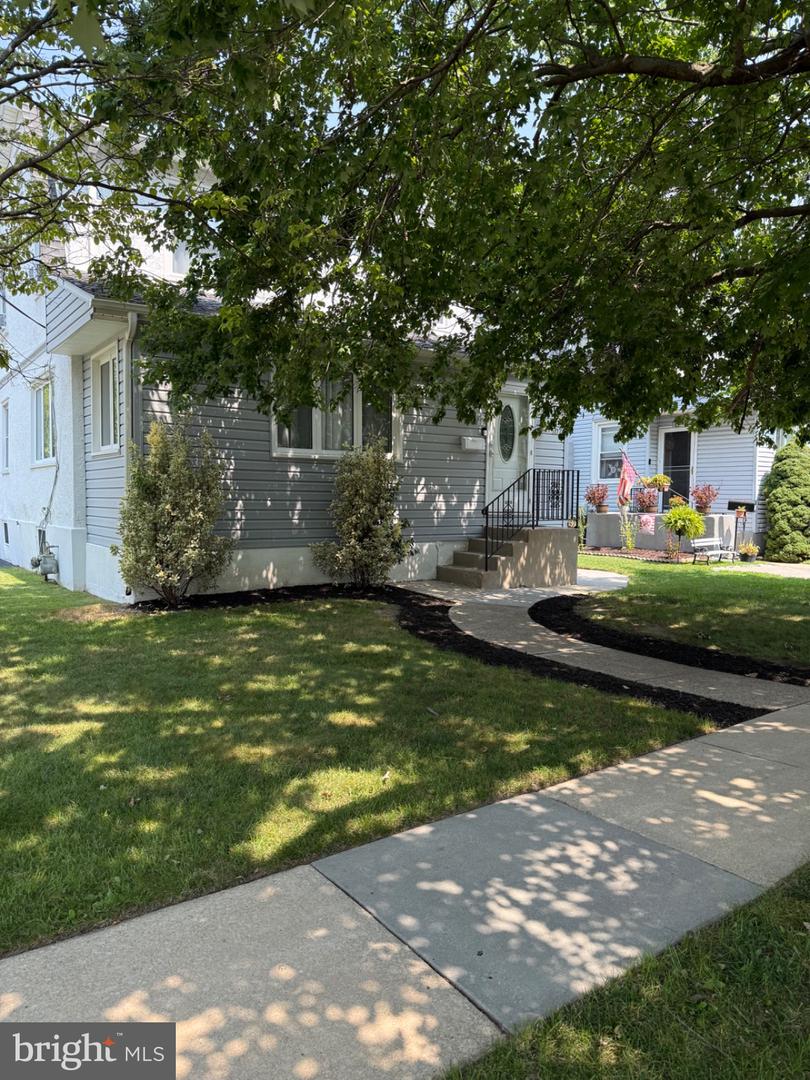 107 Urban Ave Property Photo 1
