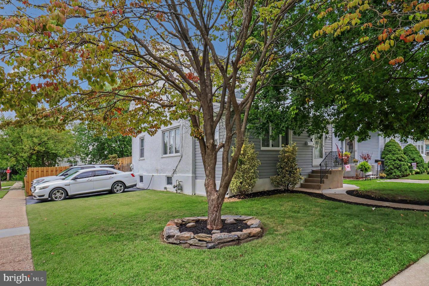 107 URBAN AVE Property Photo 1
