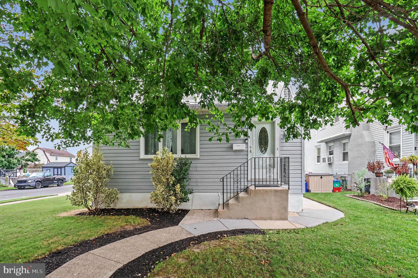 107 Urban Ave Property Photo 2
