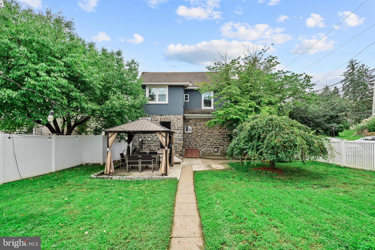 300 E Township Line Rd Property Photo 44