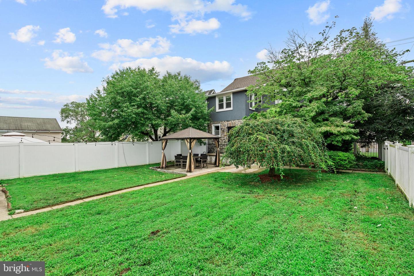 300 E Township Line Rd Property Photo 45