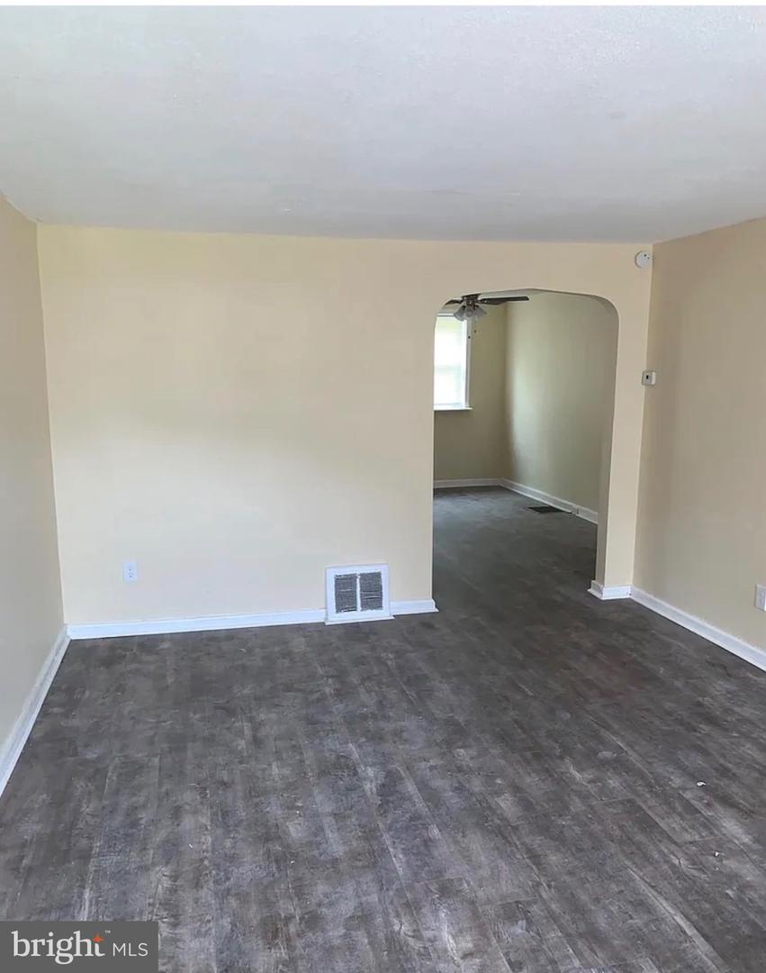 1119 Kenwood Rd Property Photo 3