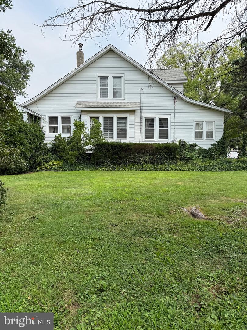 1016 Meetinghouse Rd Property Photo 2