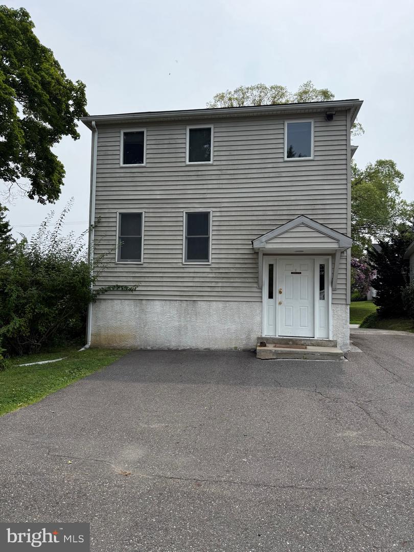 1012 Meetinghouse Rd Property Photo 2