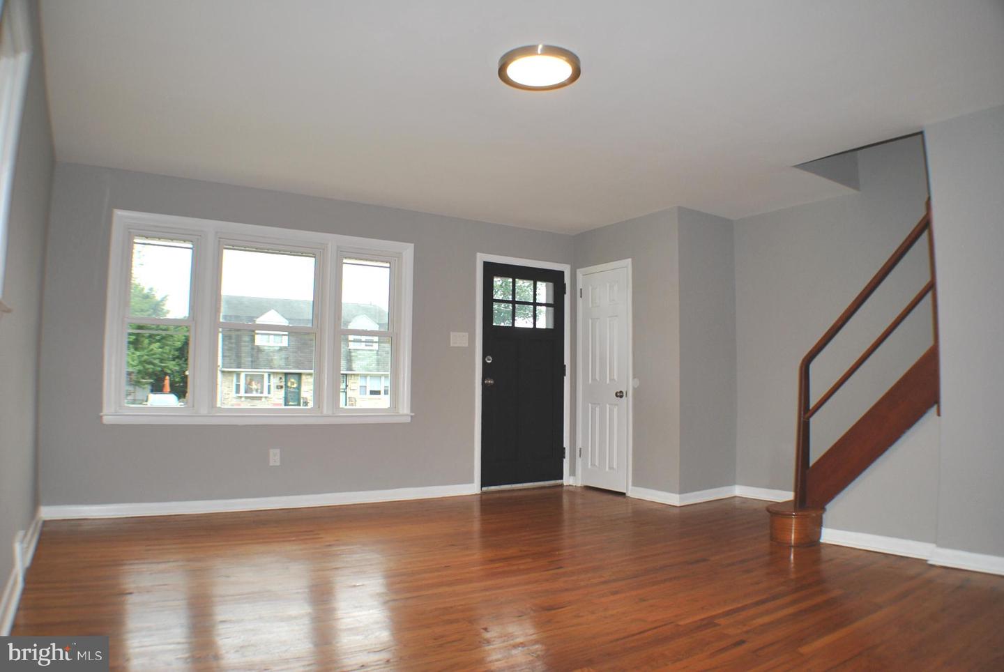 1313 Langley St Property Photo 2