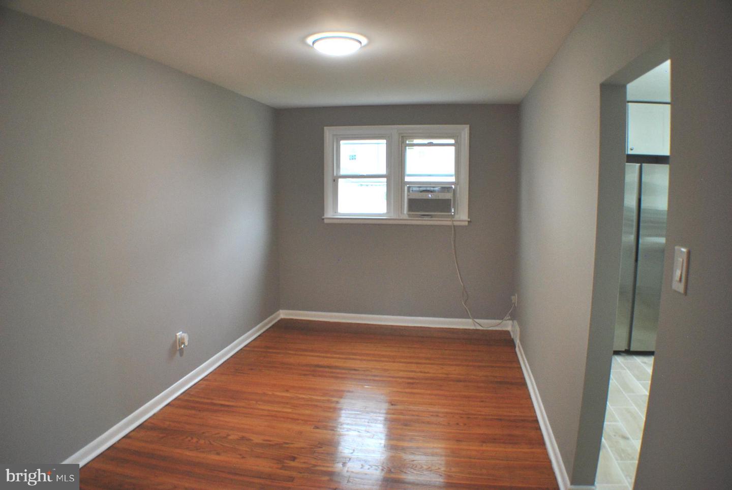 1313 Langley St Property Photo 7