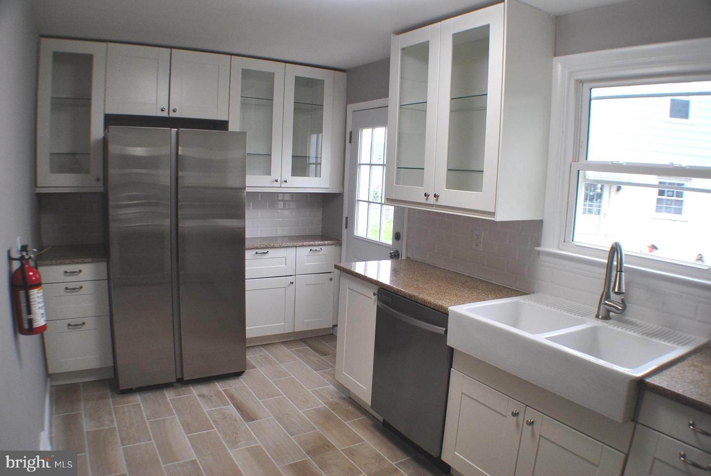 1313 Langley St Property Photo 10