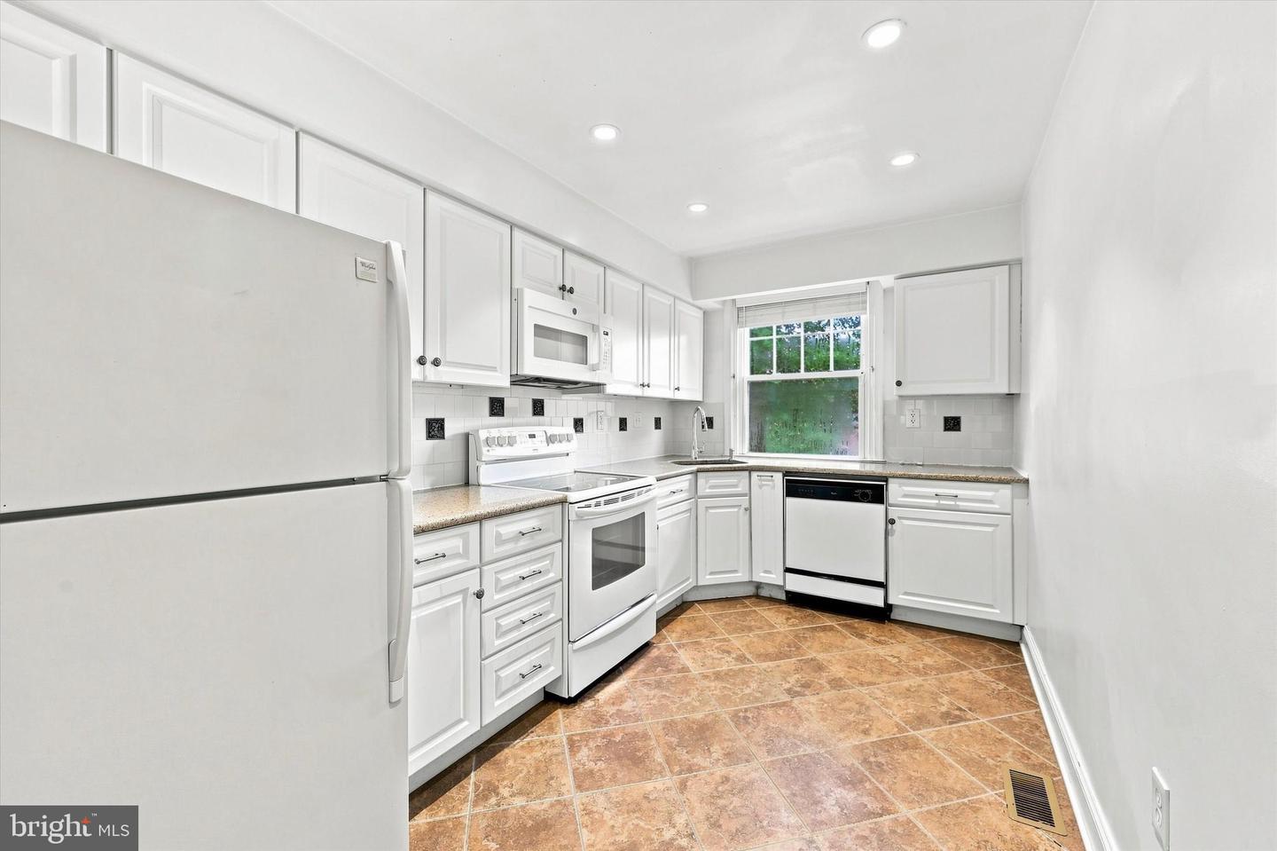 500 E Lancaster Ave #127a Property Photo 6