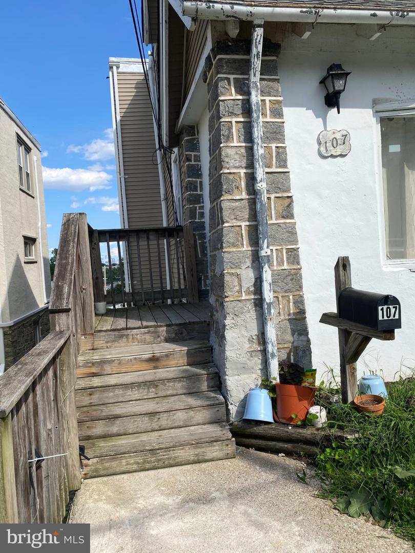 107 Ardsley Rd Property Photo 3