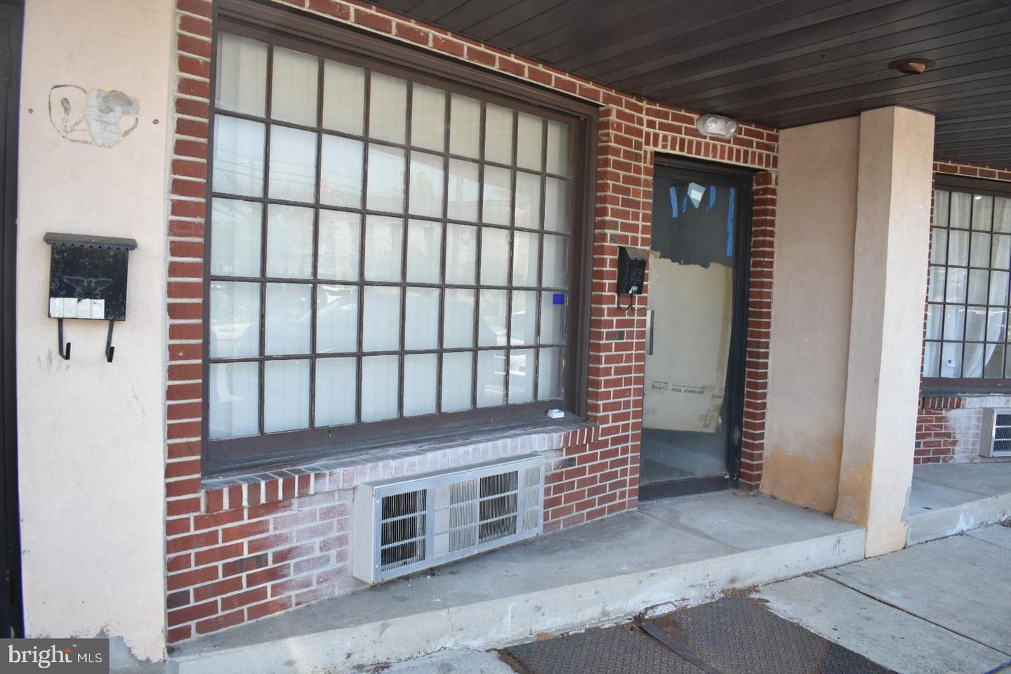 13 W 10th St #a Property Photo 1