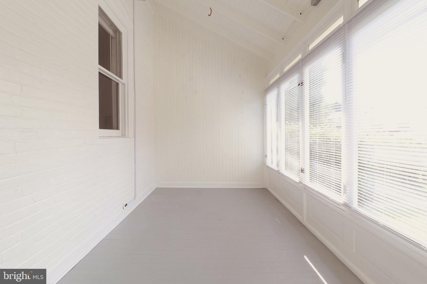 115 Summit Ter Property Photo 4