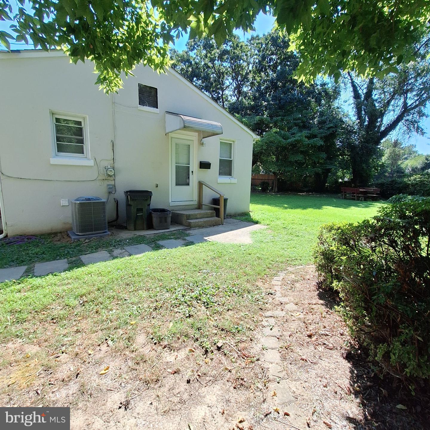 706 Lansing Ct Property Photo 5