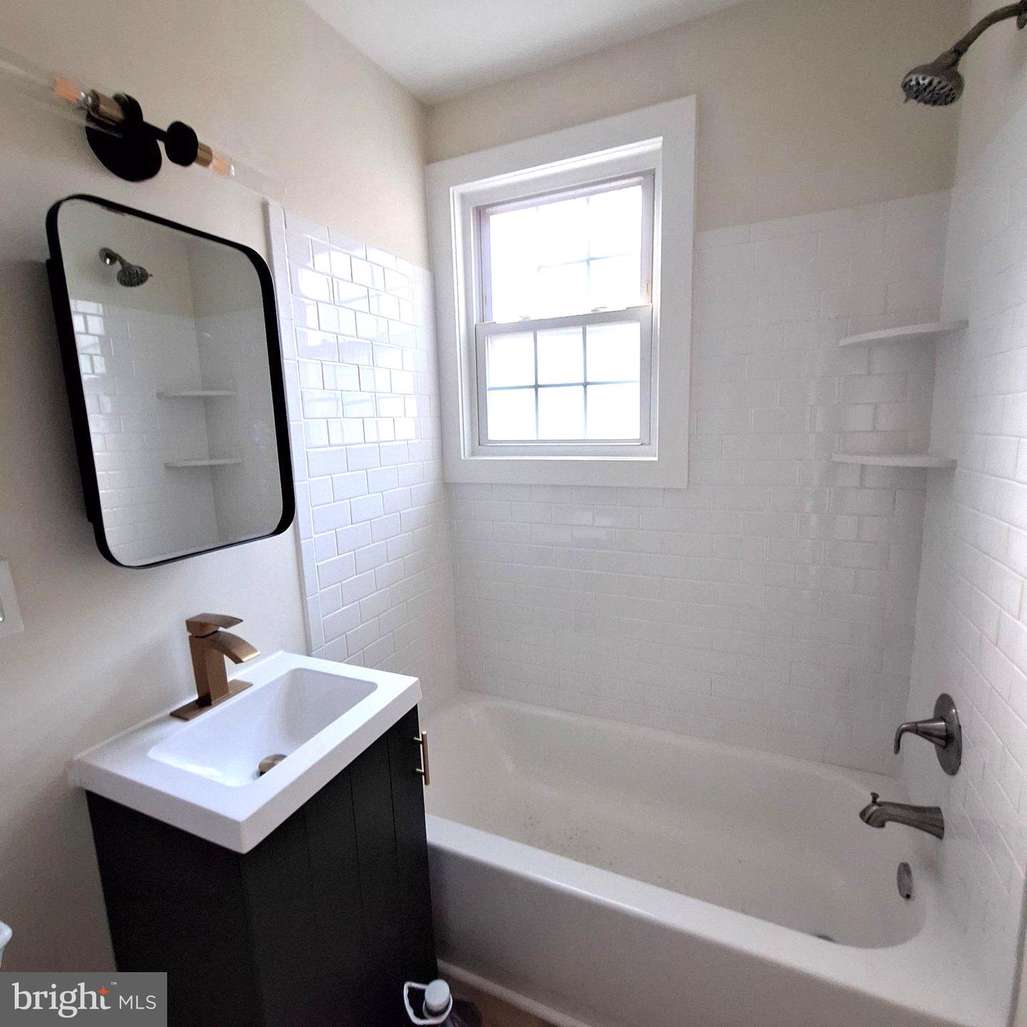 706 Lansing Ct Property Photo 10