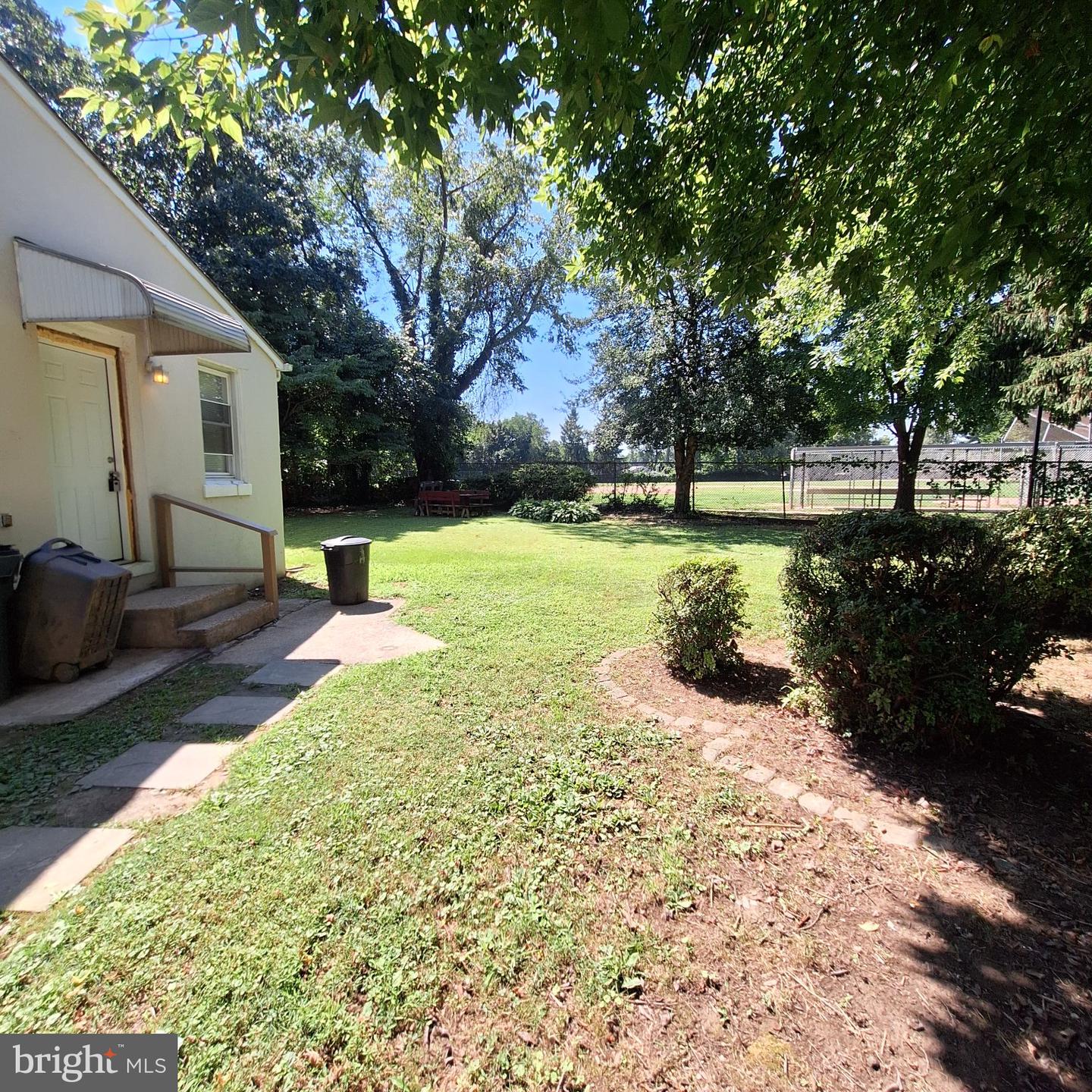 706 Lansing Ct Property Photo 17