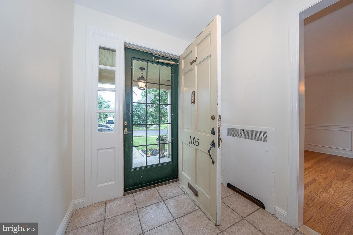 1105 Blythe Ave Property Photo 3