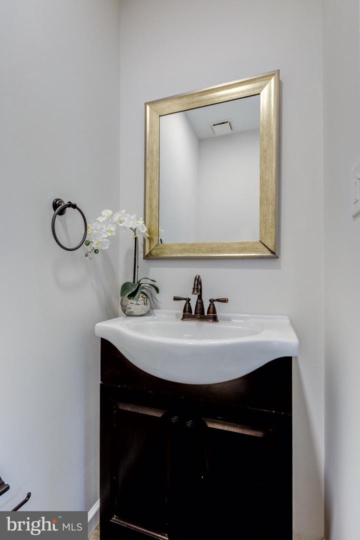 20 Melrose Ave Property Photo 19