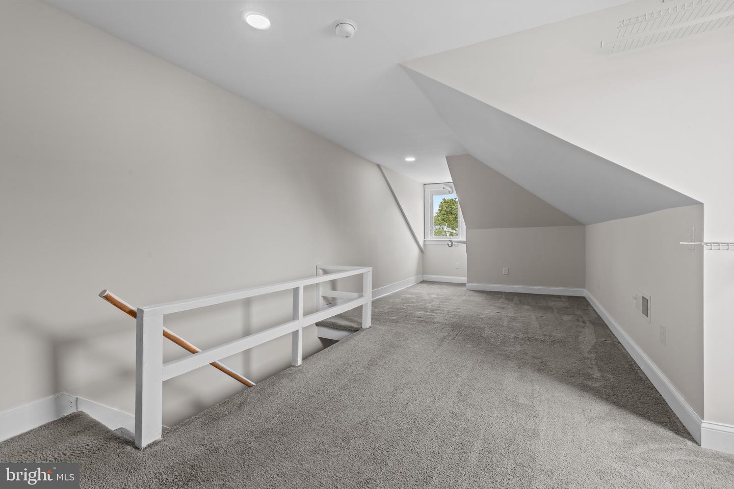 20 Melrose Ave Property Photo 33