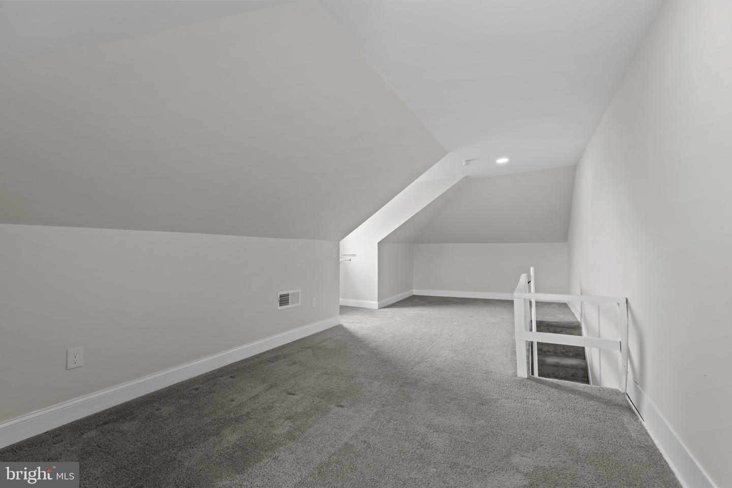 20 Melrose Ave Property Photo 34