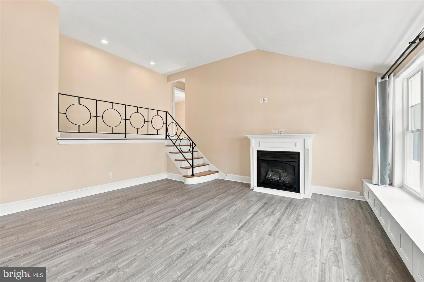 2211 Rhonda Rd Property Photo 5