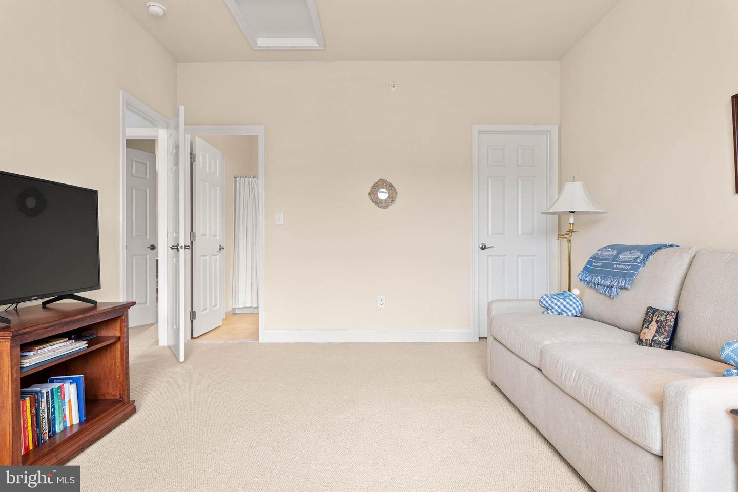 303 Park Hill Ln Property Photo 32