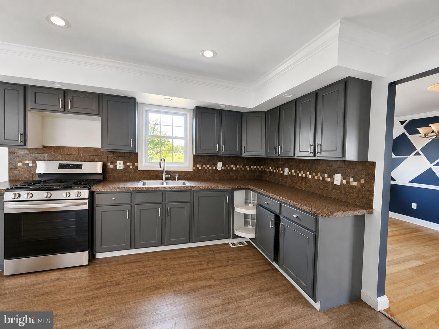 2017 Chestnut St Property Photo 3