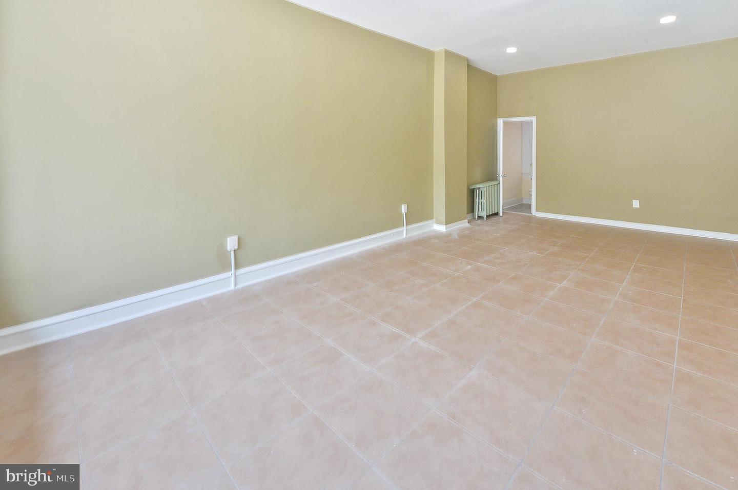 725 Church Ln Property Photo 5