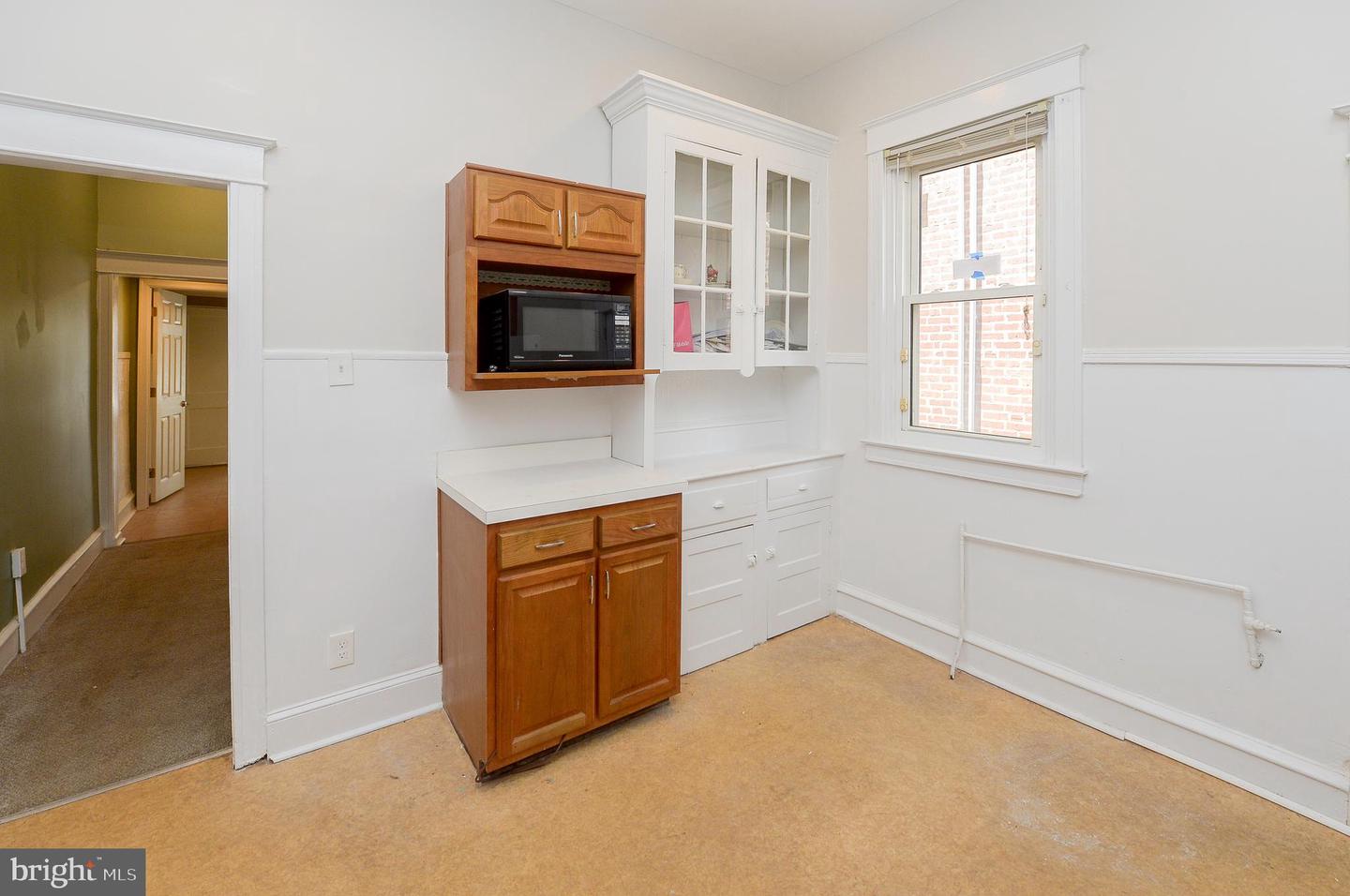 725 Church Ln Property Photo 23
