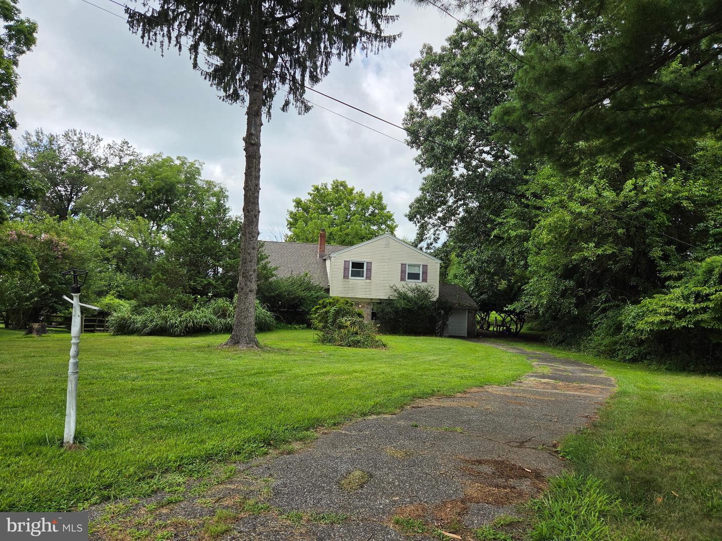 405 Hempstead Cir #1012 Property Photo 2