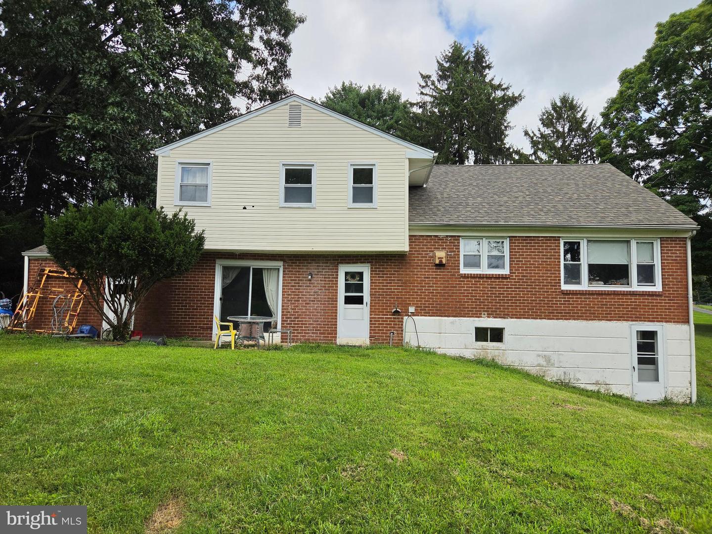 405 Hempstead Cir #1012 Property Photo 5