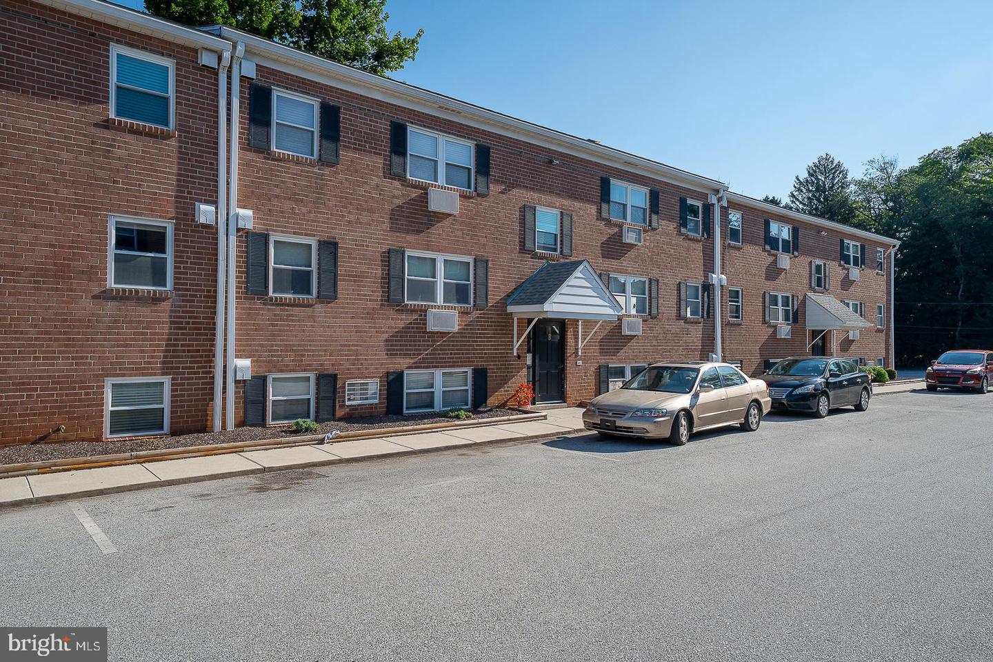 1 Radnor Dr #b 4 Property Photo 1