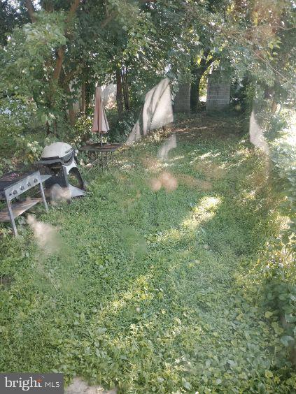 915 Pennell St Property Photo 4
