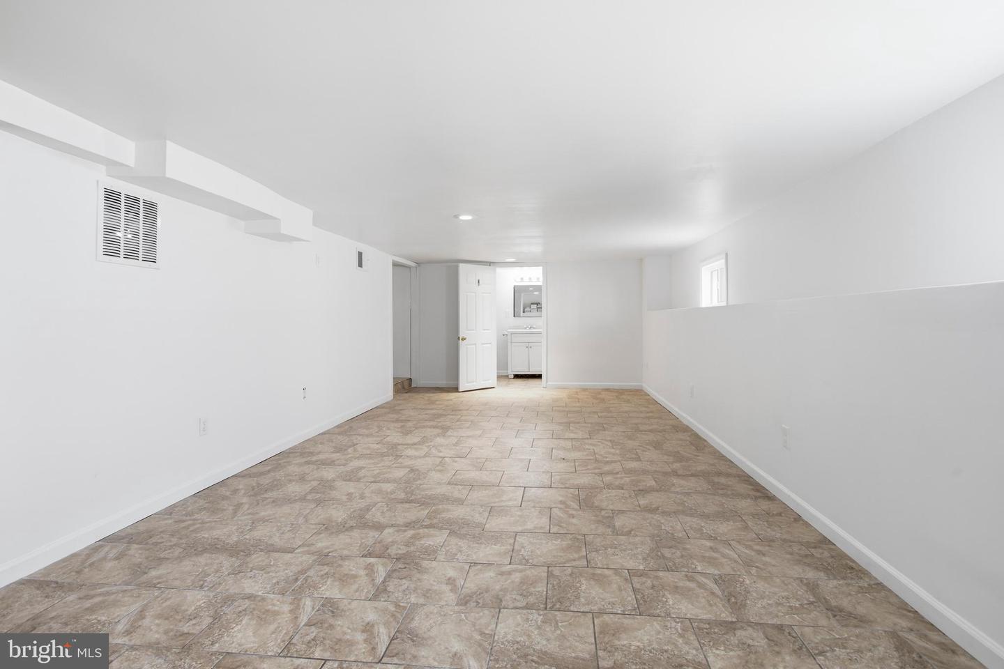 924 7th Ave Property Photo 34