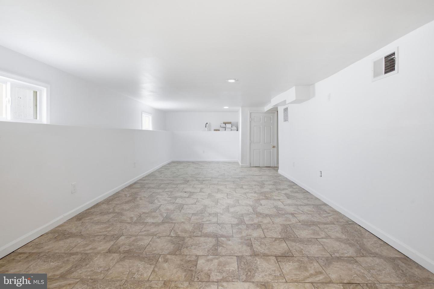 924 7th Ave Property Photo 35