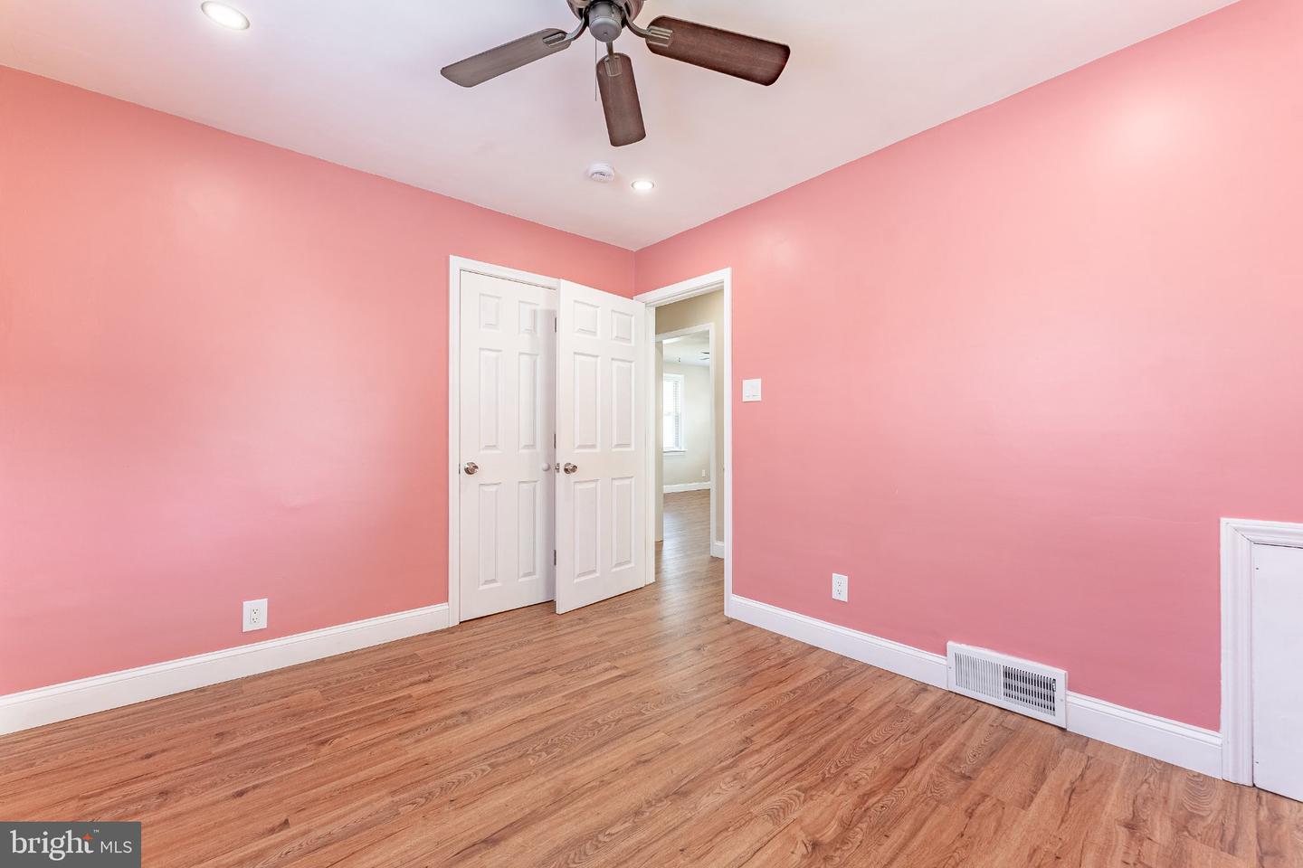 54 Fairview Ave Property Photo 22