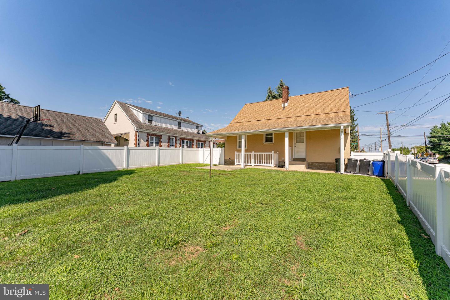 54 Fairview Ave Property Photo 40