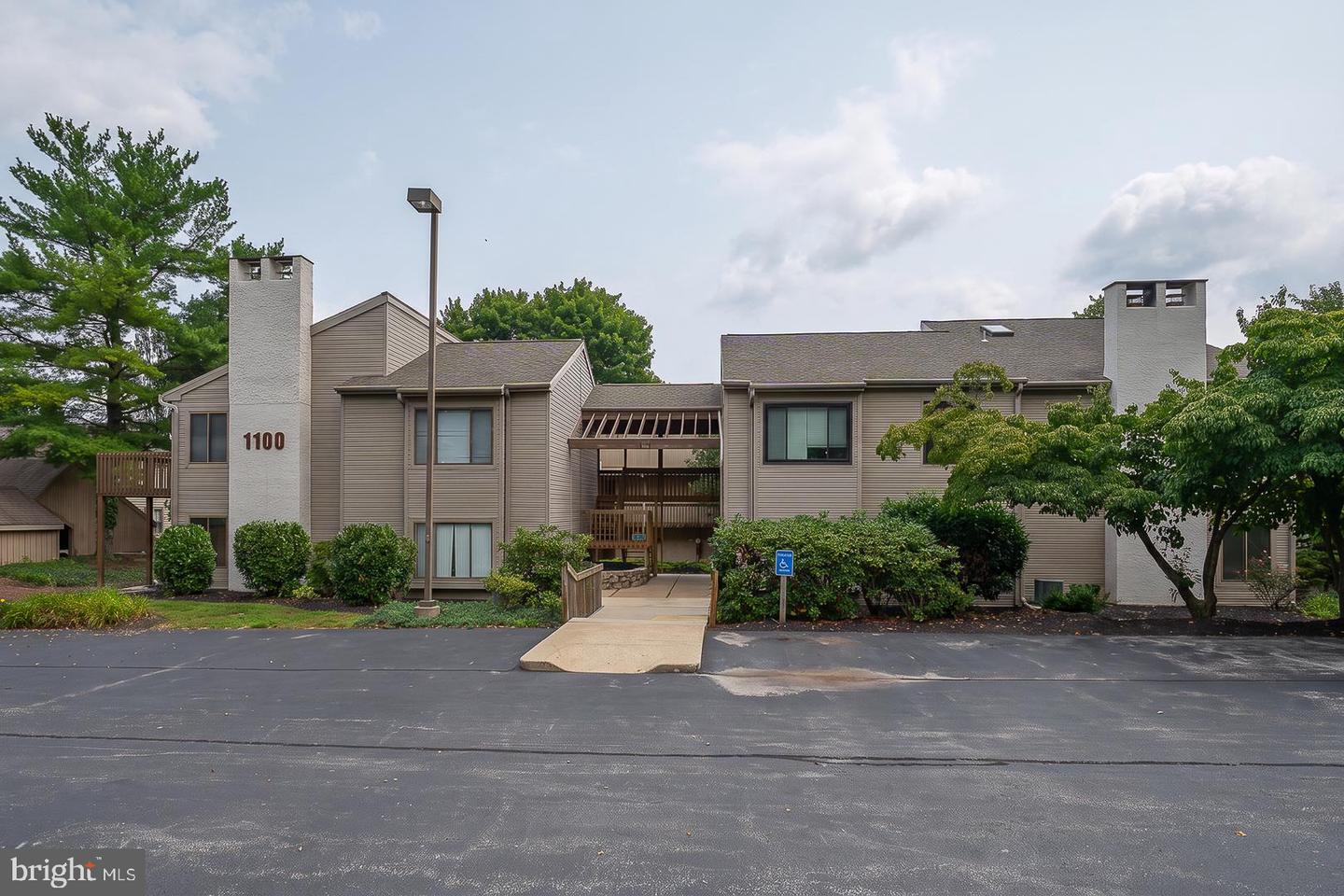 1102 PRITCHARD PL