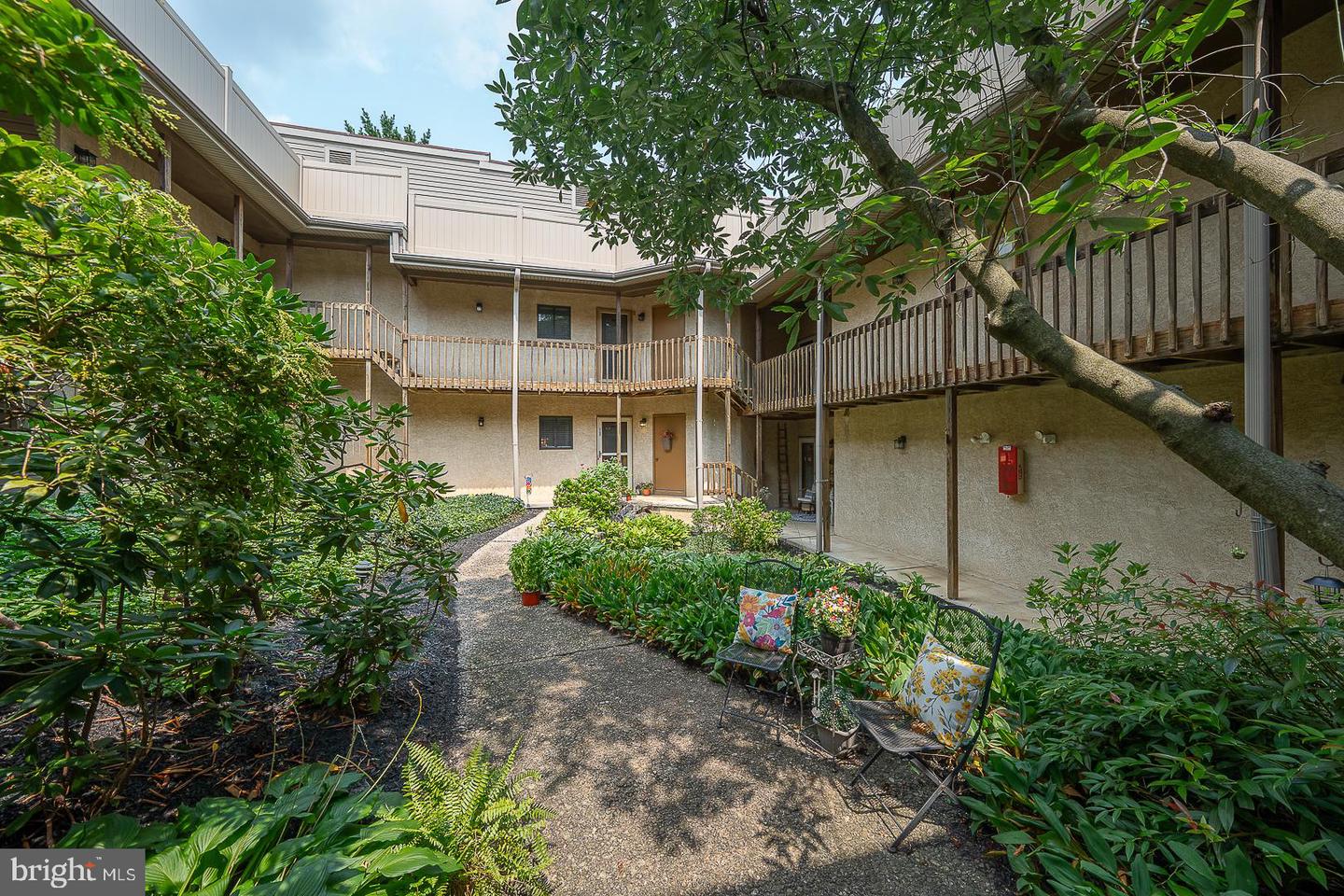 1102 Pritchard Pl Property Photo 2