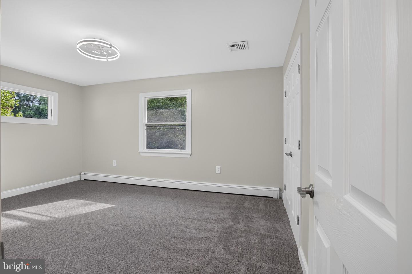 1 Summit Ave Property Photo 29