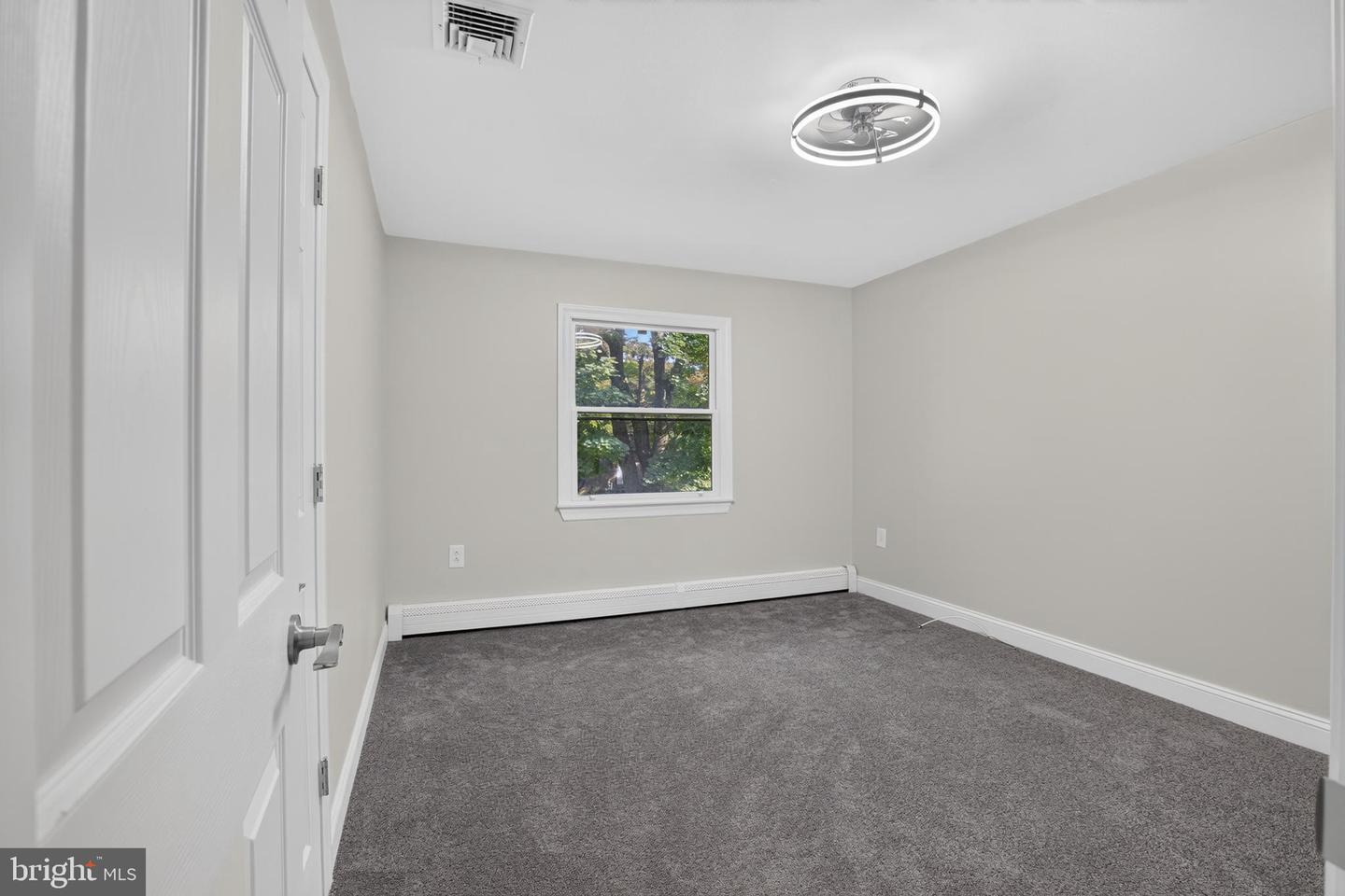 1 Summit Ave Property Photo 32