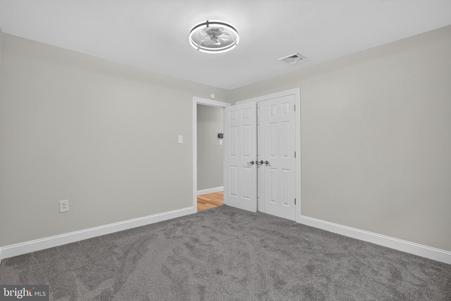 1 Summit Ave Property Photo 33