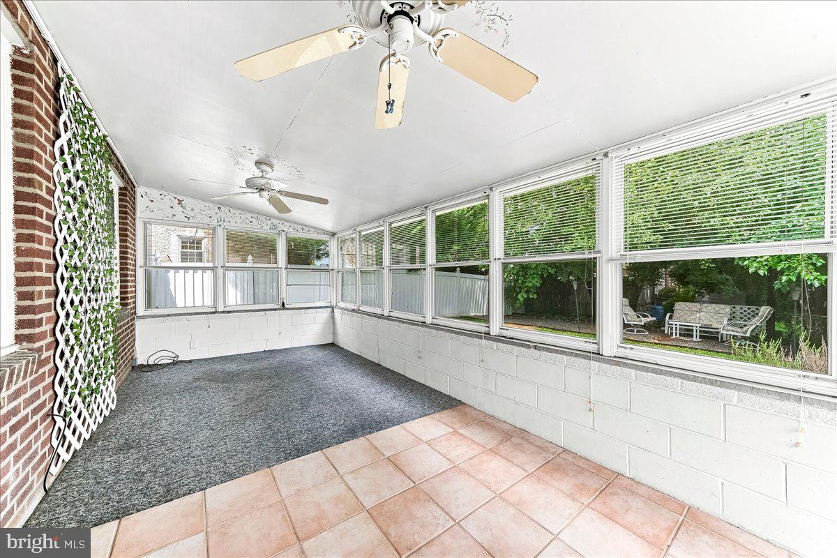 413 Lindsay St Property Photo 17
