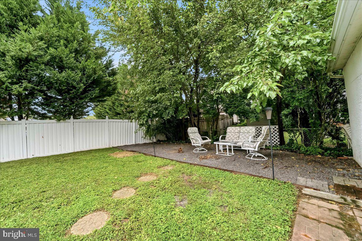 413 Lindsay St Property Photo 24