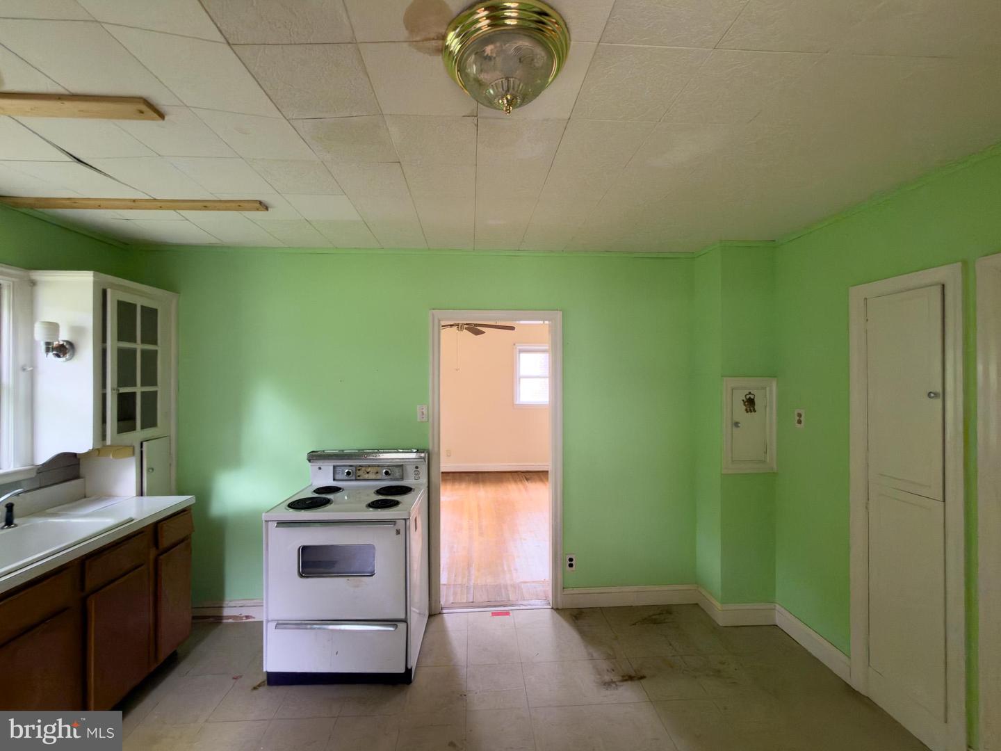 1240 Jefferson Ave Property Photo 4