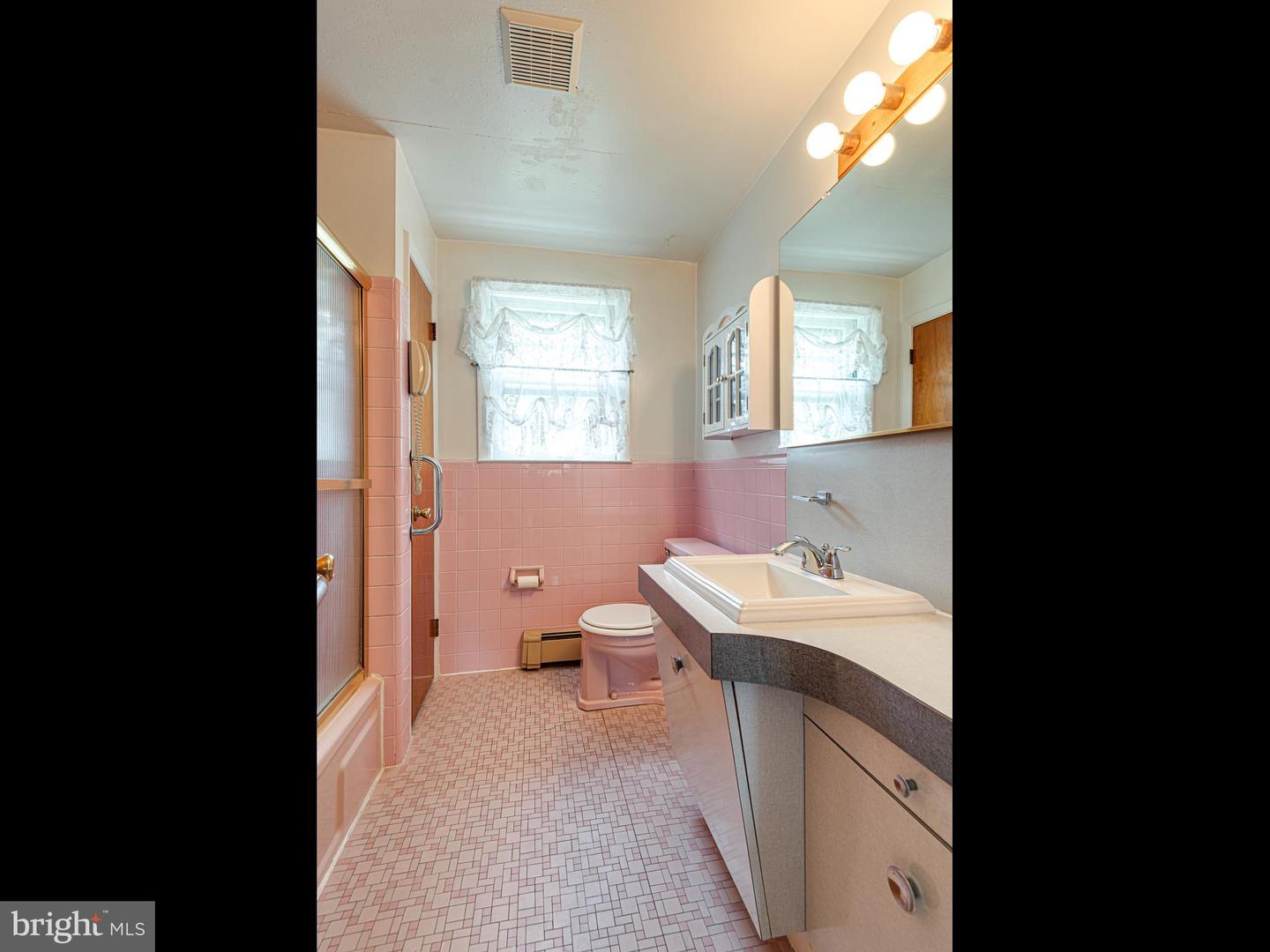 516 Wesley Rd Property Photo 37