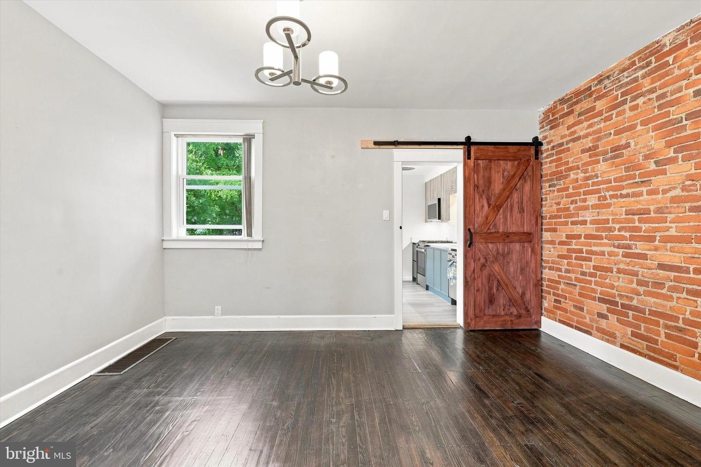 32 Schappet Ter Property Photo 6