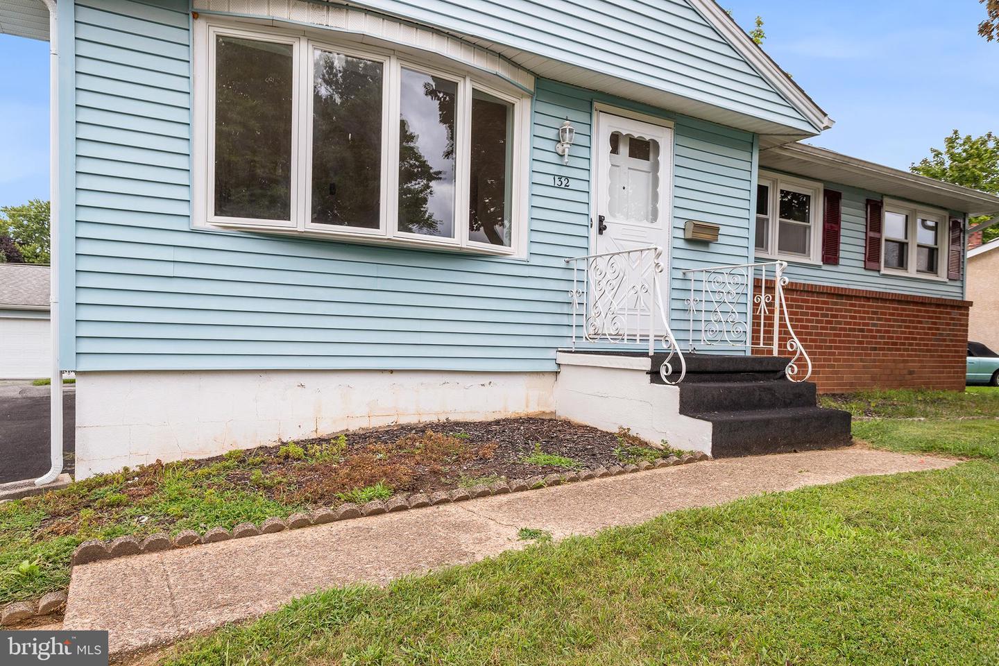132 Edgewood Ln Property Photo 3